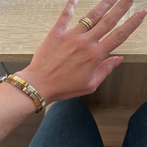 Green & Gold Tila Bead Bracelet – Adjustable Flat Bead Bracelet for Women