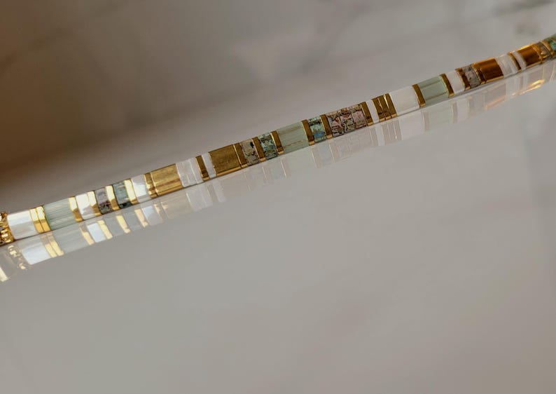 Green & Gold Tila Bead Bracelet – Adjustable Flat Bead Bracelet for Women