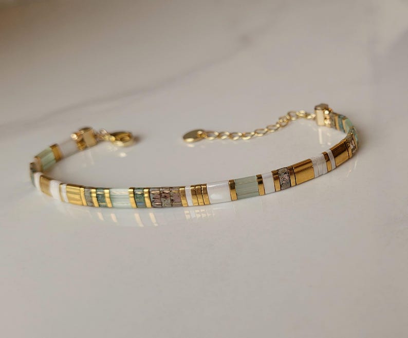 Green & Gold Tila Bead Bracelet – Adjustable Flat Bead Bracelet for Women