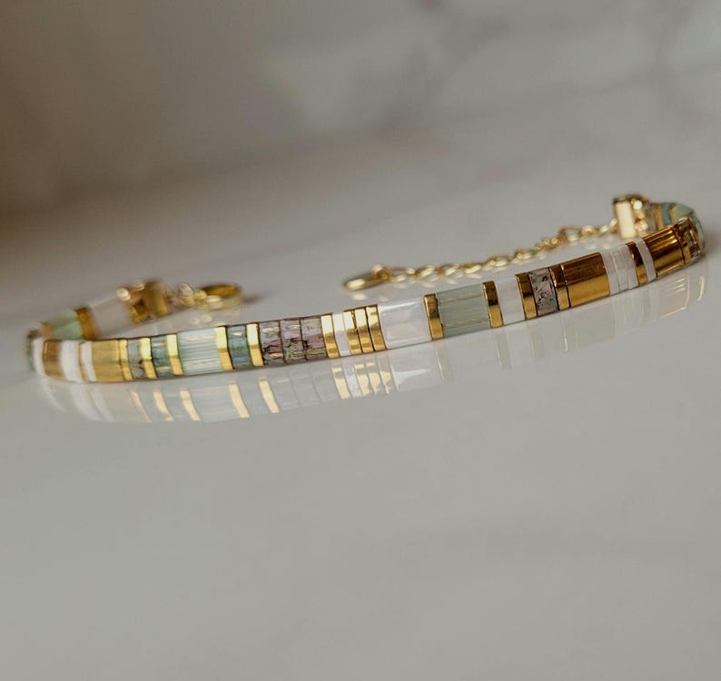 Green & Gold Tila Bead Bracelet – Adjustable Flat Bead Bracelet for Women